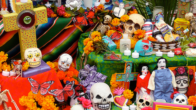 cc_day_dead_altar_la_121026_wmain.jpg (640×360)