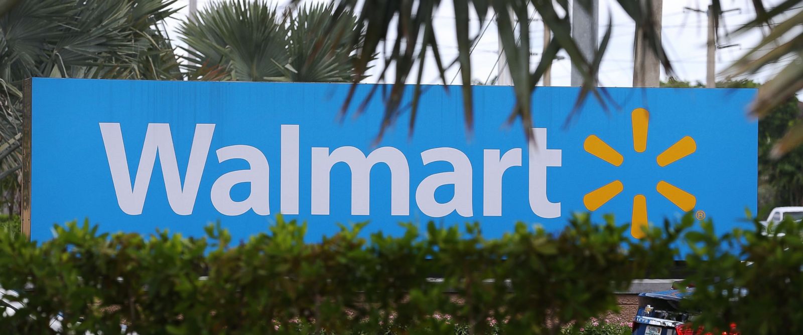 PHOTO: A Walmart sign is seen in Miami, Aug. 18, 2015.