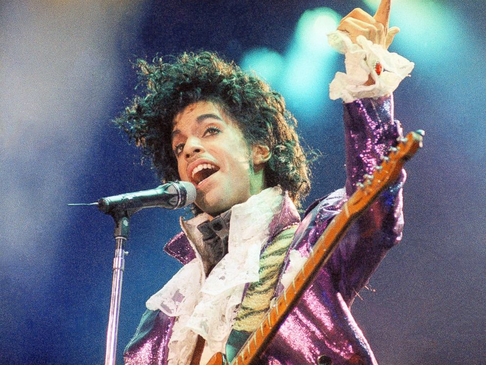 PHOTO: Prince performs at the Forum in Inglewood, Calif. 