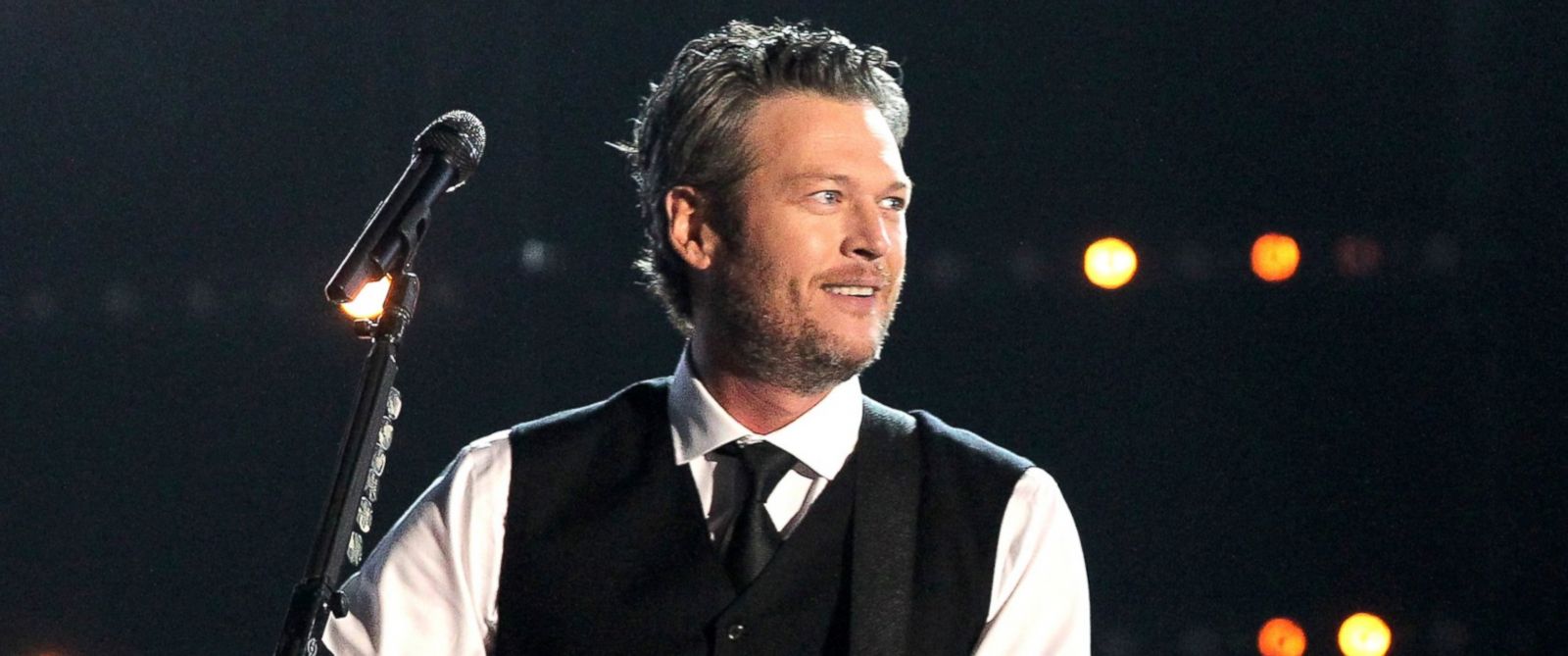 Blake Shelton Pays Tribute To Late Brother Richie Abc News 