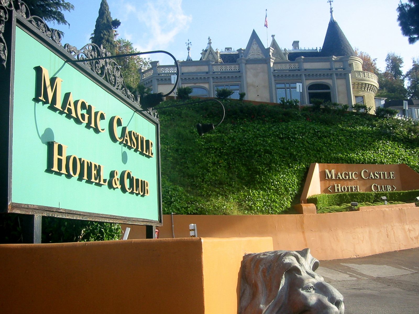 magic castle whatsyoursign