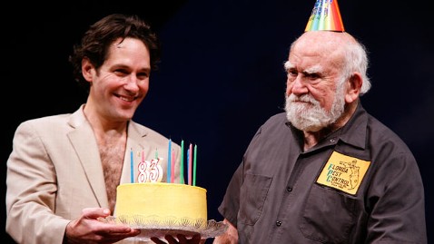 Birthday Cake Image on Ed Asner Gets A Birthday Cake From His  Grace  Co Star  Paul Rudd