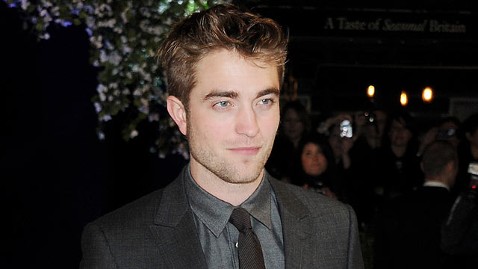 Robert Pattinson gty robert pattinson jp 111117 wblog Robert Pattinson: Breaking Dawn Sex Scene Revealed Too Much Butt
