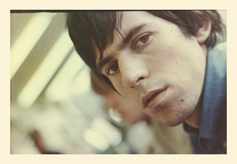 ht Keith Richards Untitled 65 ll 120927 wblog Found: Unseen Photos of the 1965 Rolling Stones