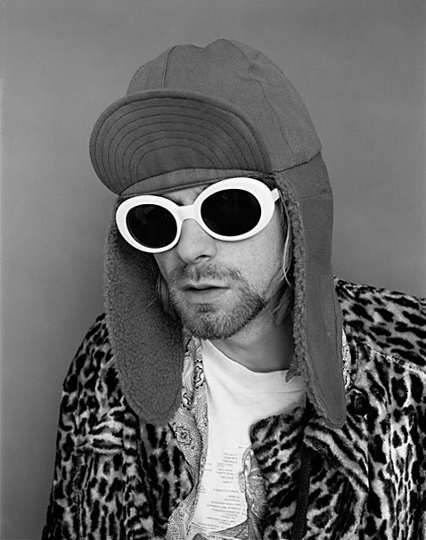 ht Kurt Cobain Looking Down BW ll 120323 vblog The End of the Life of a Rock Star: Kurt Cobain