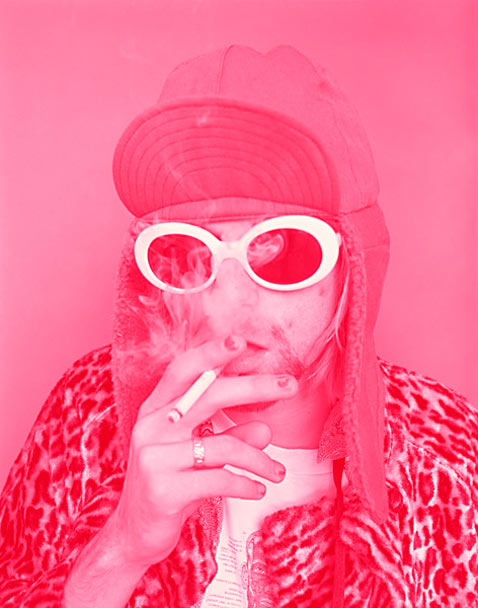 ht Kurt Cobain Smoking B Pink ll 120323 vblog The End of the Life of a Rock Star: Kurt Cobain