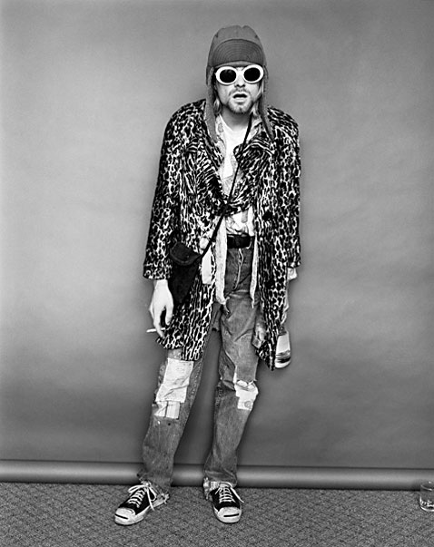 ht Kurt Cobain Standing with Evian Bottle ll 120323 vblog The End of the Life of a Rock Star: Kurt Cobain