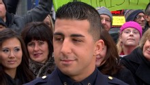 Good Morning America: GMA 11/30: NYPD Officer's Act of Kindness Goes Viral