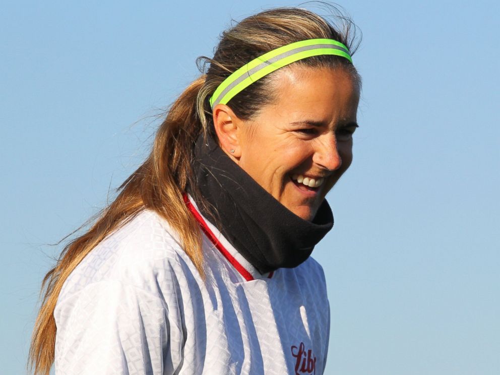 PHOTO: Olympic soccer star Brandi Chastain leads members of the Buffalo Soccer Club through drills Oct. 6, 2012 in Buffalo, NY.