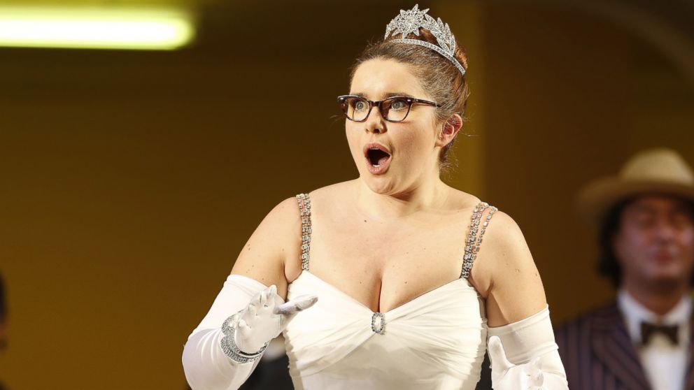 Brits Slam Opera Singer, But US Pros Say It's Fat Shaming - ABC News