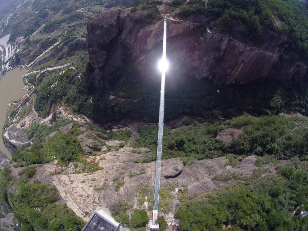AP_china_glass_bridge_5_jt_150925_4x3_99