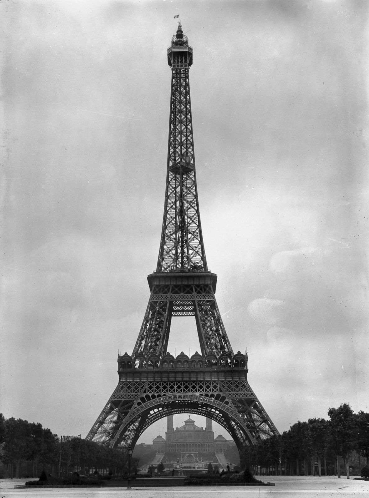 eiffel-tower-s-construction-from-start-to-finish-photos-image-7