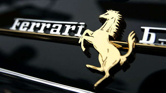 PHOTO Ferrari emblem