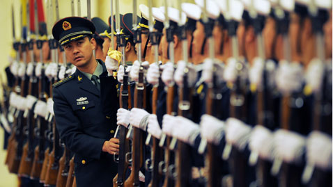 gty china guard nt 111226 wblog Today in Pictures: Dec. 26, 2011
