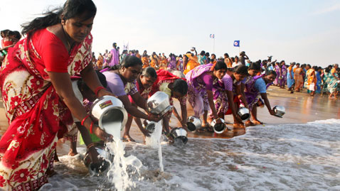 gty india tsunami anniversary nt 111226 wblog Today in Pictures: Dec. 26, 2011