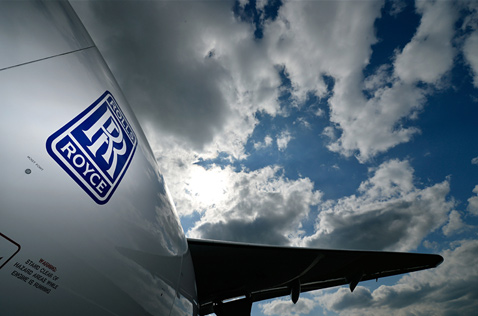 gty manchester rolls royce dreamliner ll 120424 wblog Today in Pictures: Etna Erupts, Primary Elections, Hindu Trance