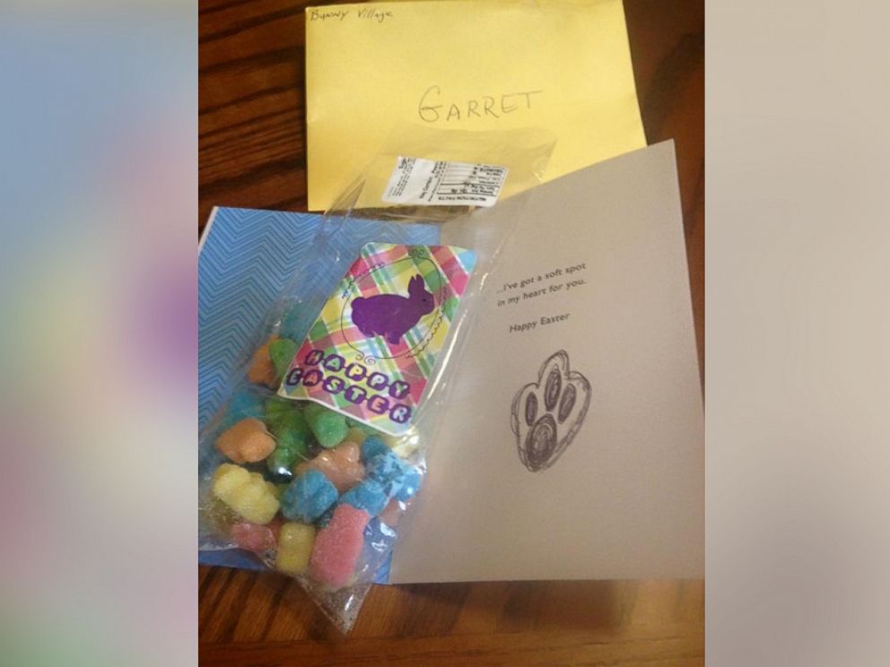PHOTO: A Springfield, Ohio mail carrier helped the Easter Bunny reply to a teenage boy with Smith-Magenis syndrome.