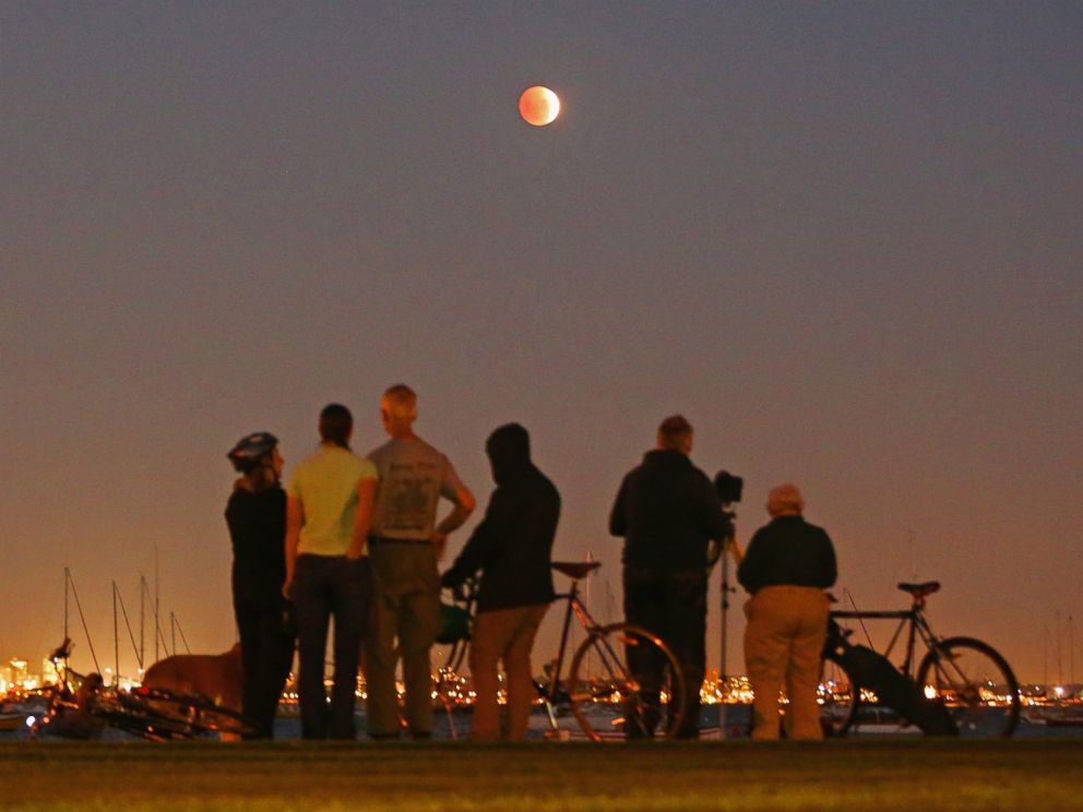 Blood Moon Rising Best Time to Catch the Total Lunar Eclipse ABC News