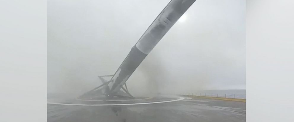 HT_SpaceX_landing_01_mm_160118_12x5_992.jpg