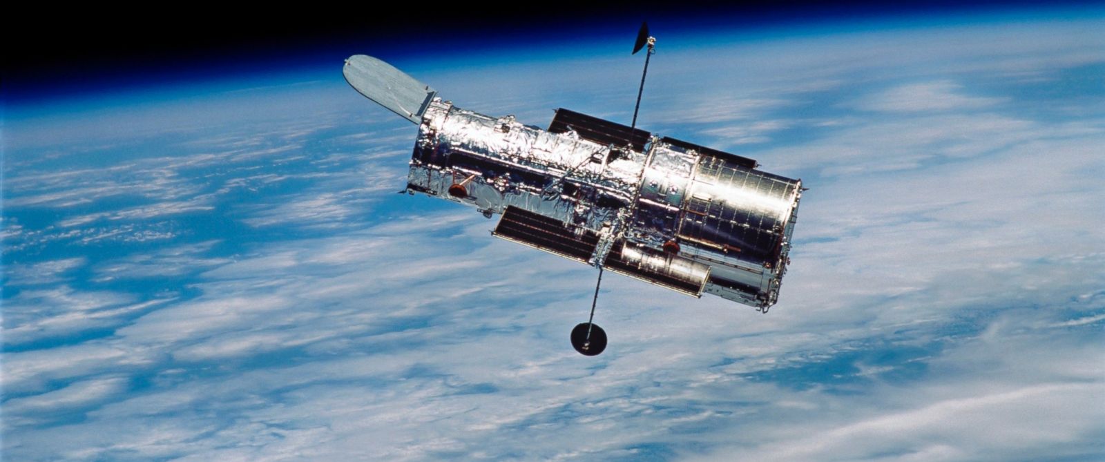 gty_hubble_telescope_wg_150424_12x5_1600