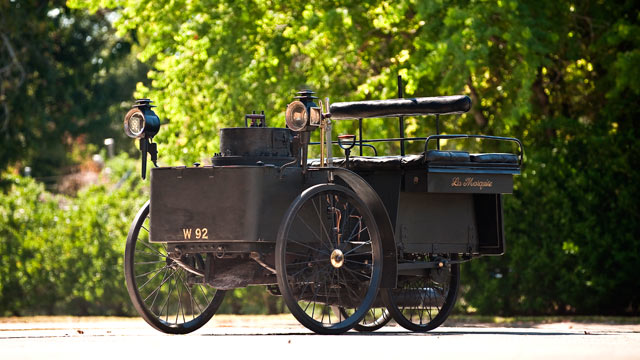 PHOTO This 1884 De Dion Bouton et Trepardoux DosaDos runabout is believed