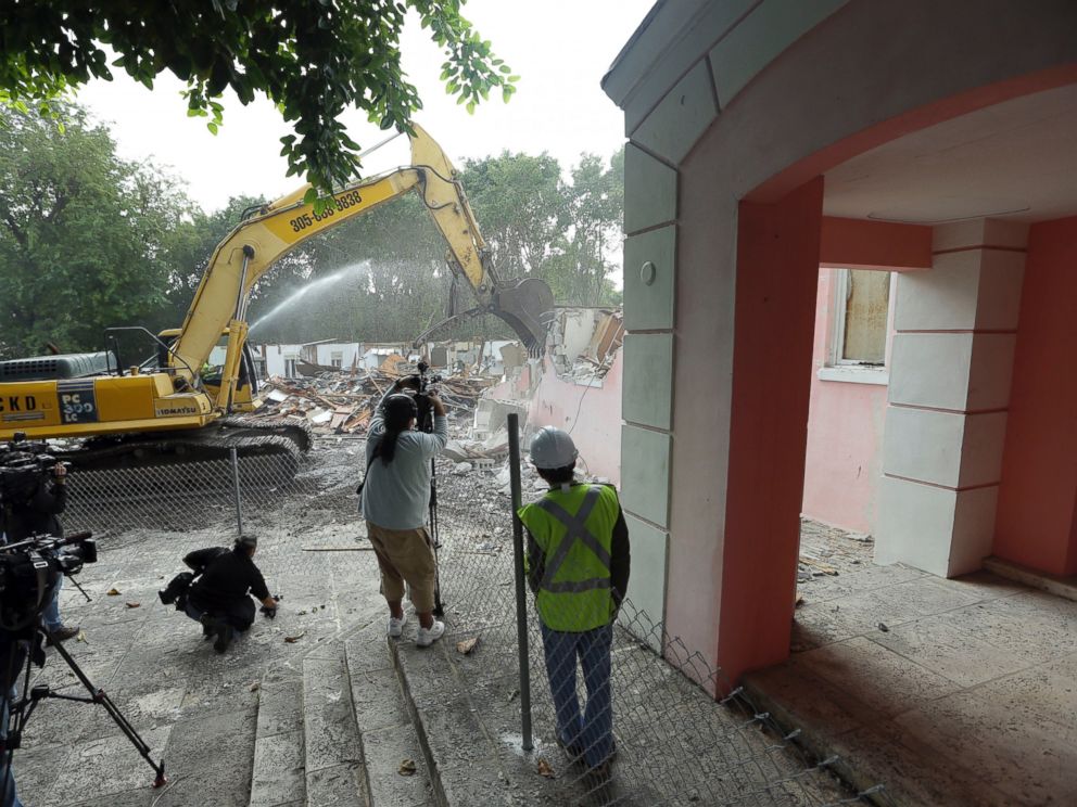 Pablo Escobars Former Miami Beach Home Demolished By New Owner Abc News 2286