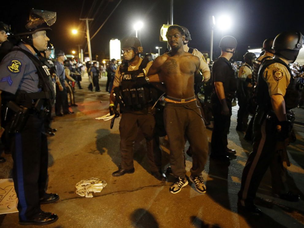 Ferguson Unrest: Protesters, Police Face Off in 4th Night of Demonstrations - ABC News