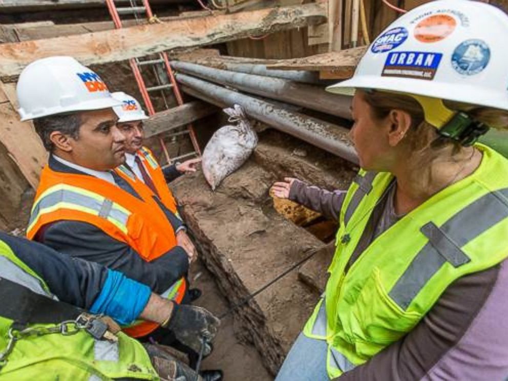 PHOTO:DDC Commissioner Pena-Mora, Assistant Commissioner Shah Jaromi (Manhattan-Infrastructure)
and onsite Archaeologist Alyssa Loorya at the construction site.