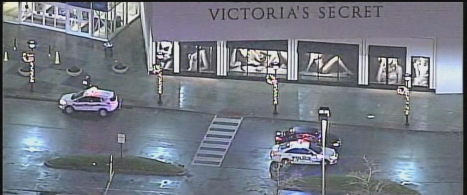 PHOTO: The Mall St. Mathews in Louisville, Kentucky, shut down early Saturday night after reports of disturbances by teenagers.