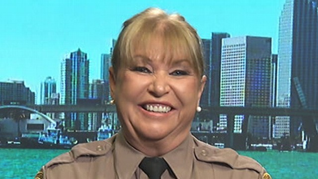 Vicki Thomas Interview: Florida Cop Discusses Web Fame Following Kind Deed to Shoplifter Video - ABC News - abc_dvo_spec_goodcop_131024_wg