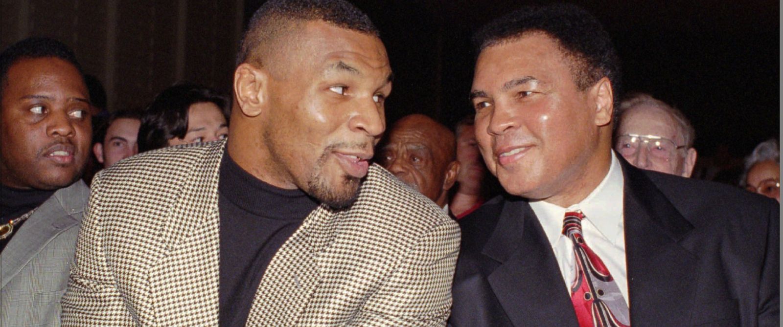 Download Muhammad Ali Vs Mike Tyson Stats Background