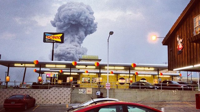 http://a.abcnews.go.com/images/US/ap_texas_explosion1_waco_wy_130418_wg.jpg