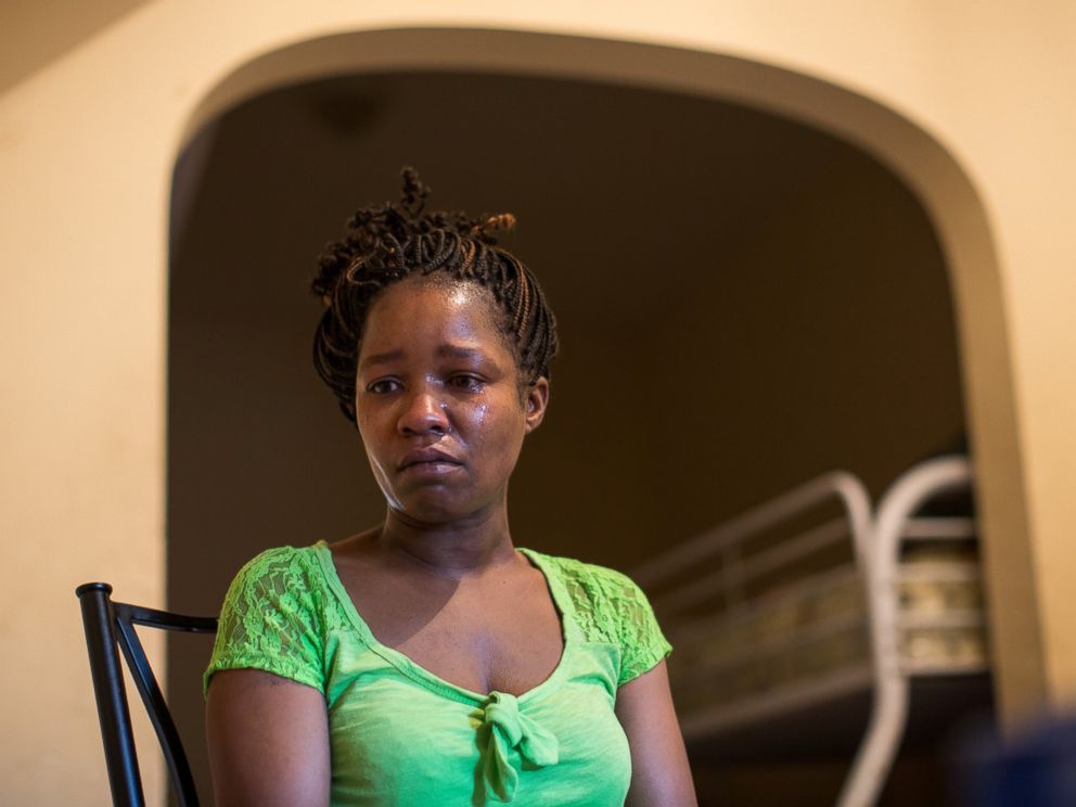 PHOTO: Linda Chatman, 40, talks about her son Cedrick at her apartment on Aug. 28, 2014 in Chicago.