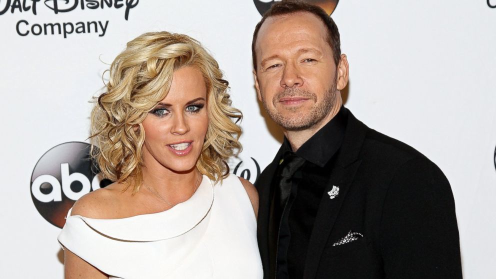 See Jenny McCarthy and Donnie Wahlberg Kiss at Their Wedding - ABC News