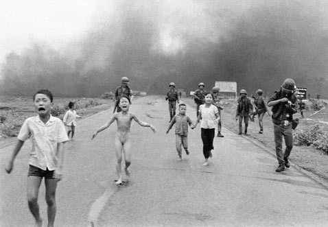 The Historic 'Napalm Girl' Pulitzer Image Marks Its 40th Anniversary