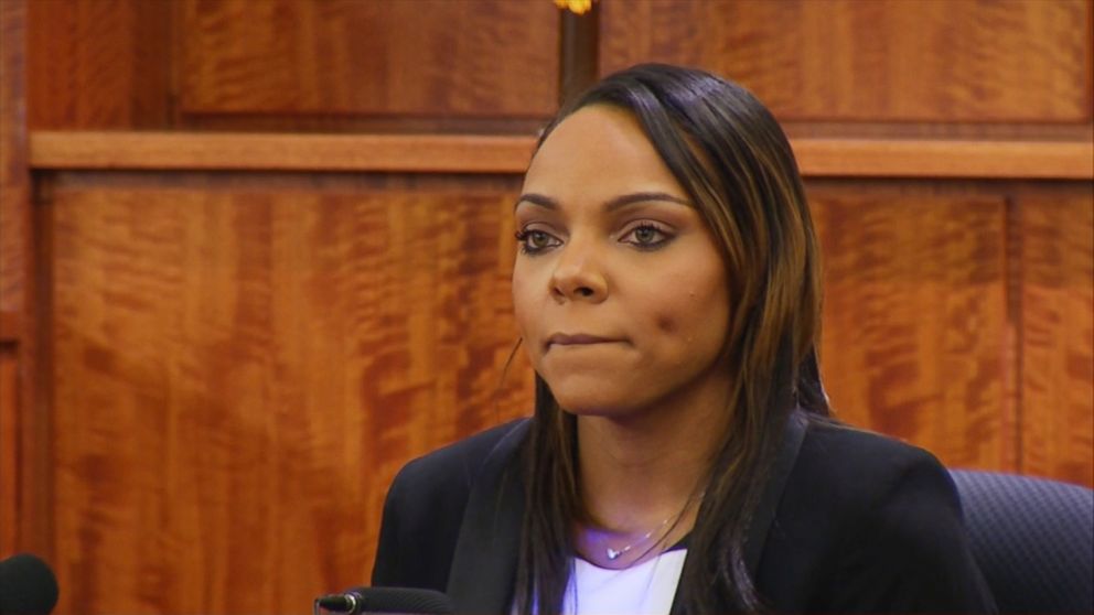 Aaron Hernandez Fiancee Cites Infidelity, Says She Dumped Box ...